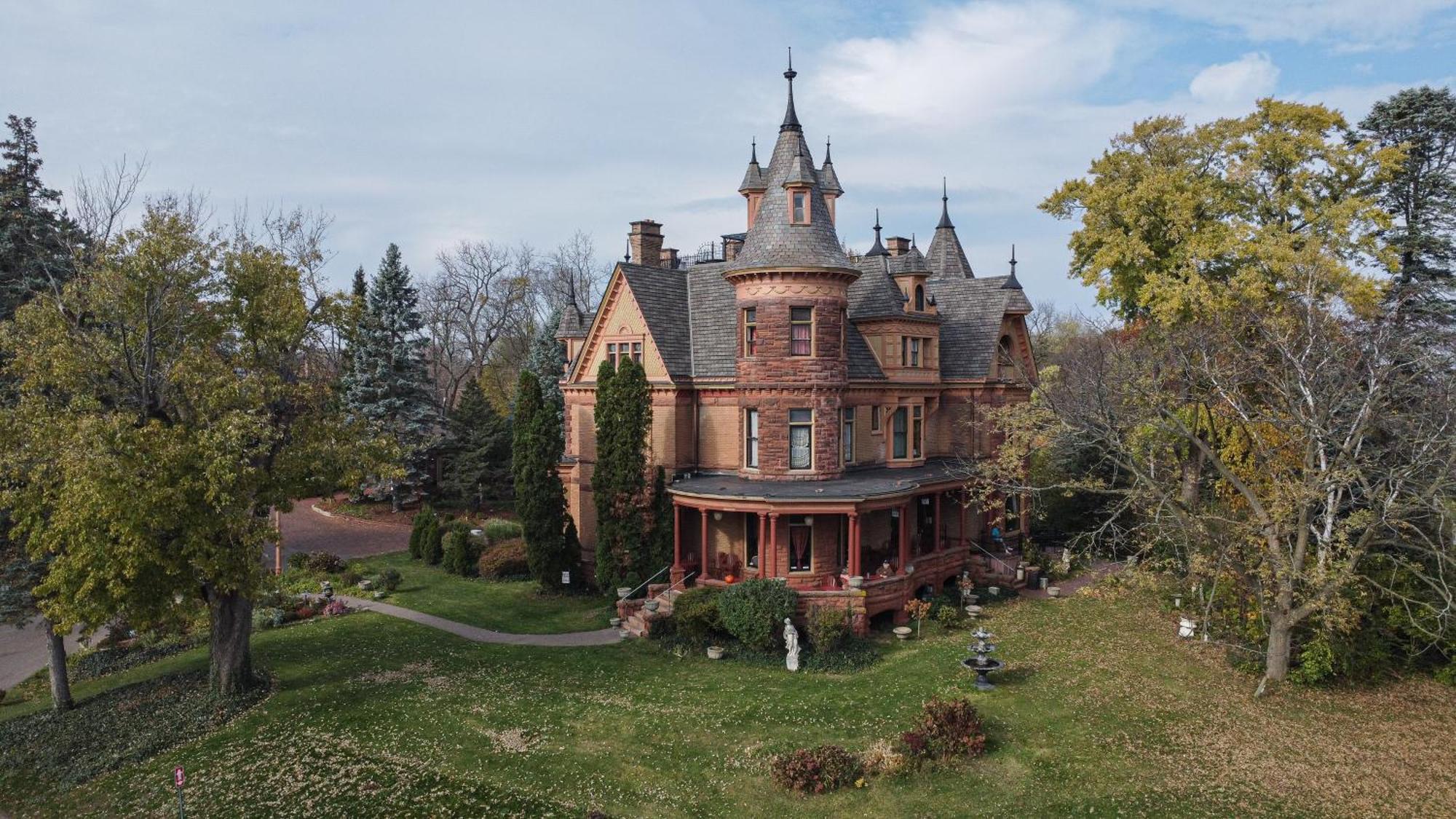 Henderson Castle Inn Каламазу Экстерьер фото