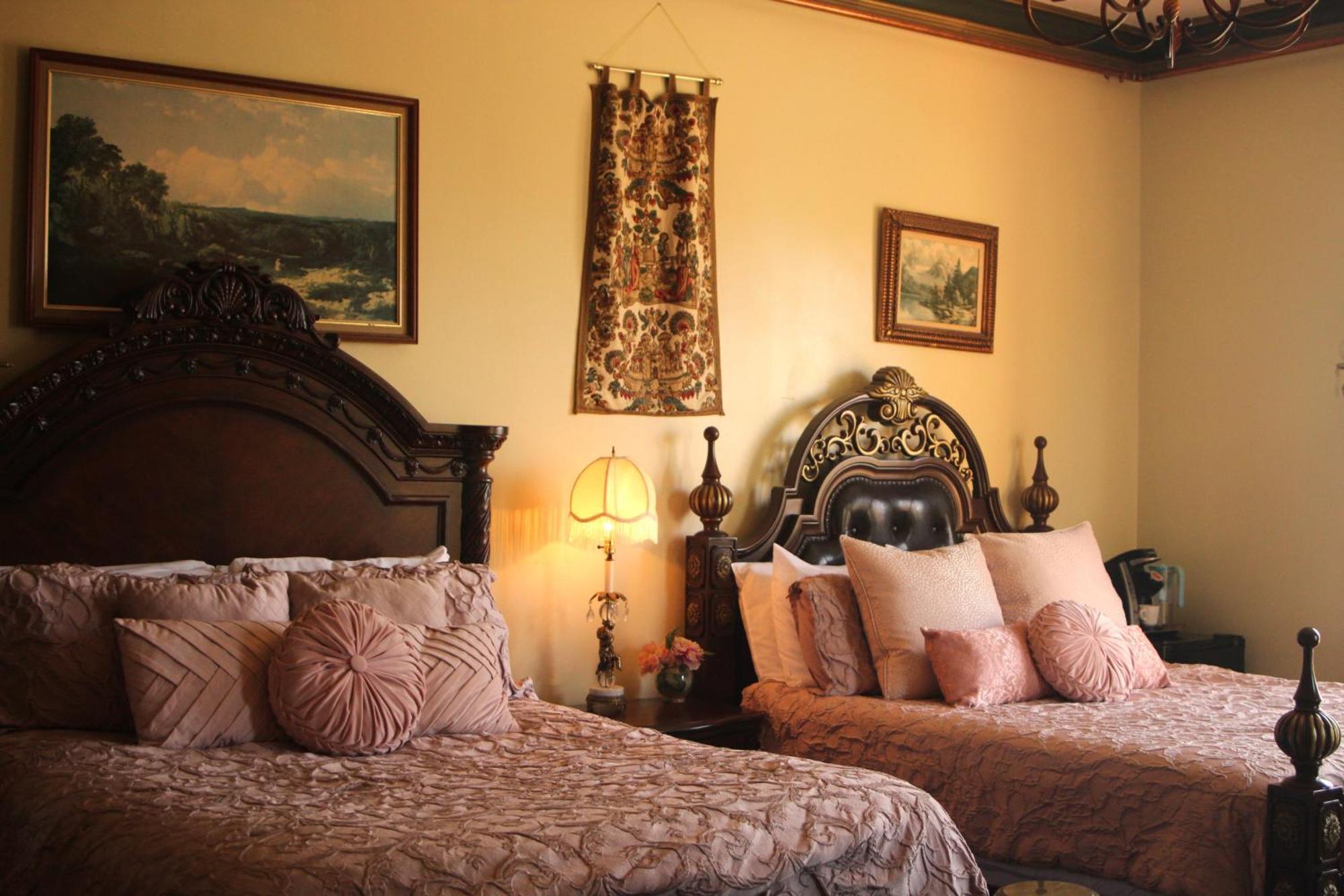 Henderson Castle Inn Каламазу Номер фото