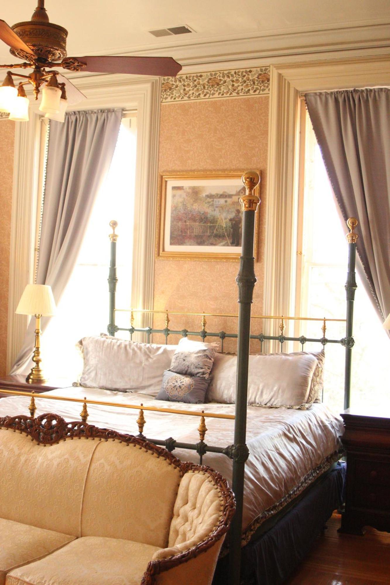 Henderson Castle Inn Каламазу Номер фото