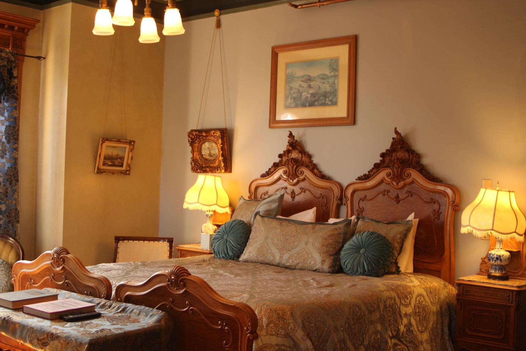 Henderson Castle Inn Каламазу Номер фото